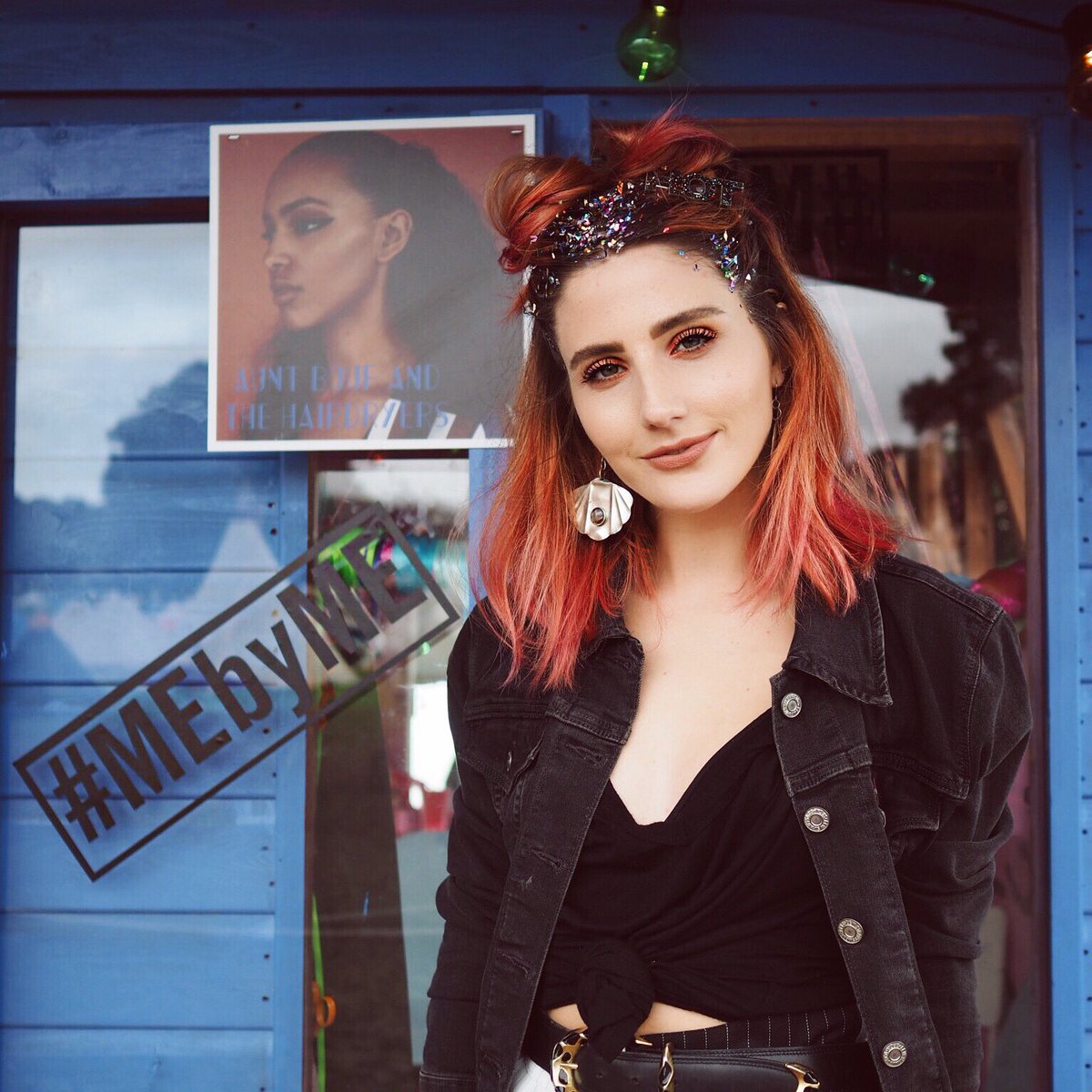 Megs (@wonderful_u) on Twitter photo G L I T T E R B A B Y ✨
<a href="/LIVEColourUK/">LIVE Colour</a> pastel sprays at the <a href="/SchwarzkopfUK/">Schwarzkopf UK</a> salon at <a href="/PortEliotFest/">Port Eliot Festival</a> 🔮 #MEbyME #LIVEColour G L I T T E R B A B Y ✨
<a href="/LIVEColourUK/">LIVE Colour</a> pastel sprays at the <a href="/SchwarzkopfUK/">Schwarzkopf UK</a> salon at <a href="/PortEliotFest/">Port Eliot Festival</a> 🔮 #MEbyME #LIVEColour