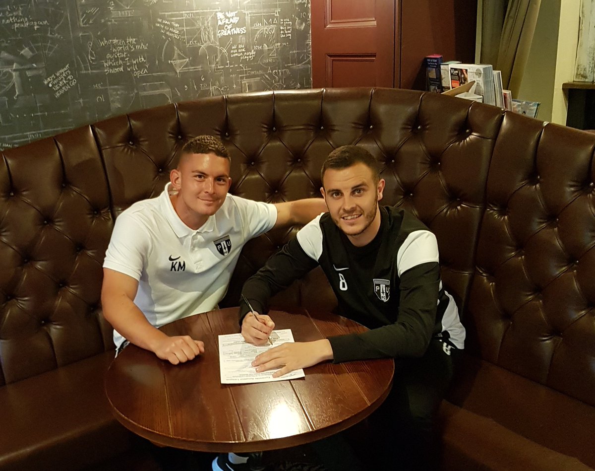 kenniem09's tweet photo. Big news for Ponteland United Reserves skipper @geordiedazzy has signed on the dotted line for 17/18 season #MassivePlayer #Captain #Leader https://t.co/f63944Hk5o