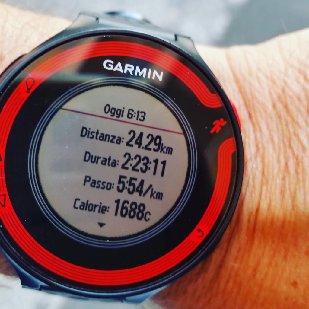 vincentmiccolis's tweet photo. #justdoit #runner #training #corsa #followme #followforfollow #forerunner #fr220 #nessunascusa #runlover #runnerscommunity #iocorro 🏃 🏃 🏃 https://t.co/GB1EvPmowS