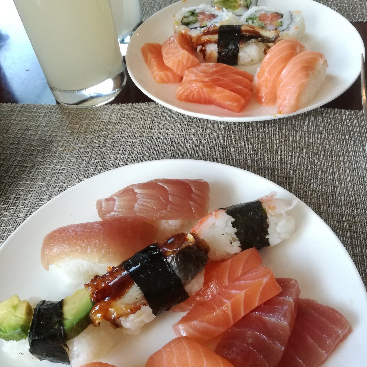 PAWartworks's tweet photo. Asia all u can eat!
#asiafood #aushi #foodporn https://t.co/dGTWXnWlRl
