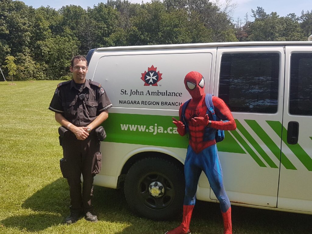SJANiagaraMFR's tweet photo. Medical First Responders hanging out with @SpiderMan down at #HeatFest in #ourhomestc #stjohnambulance #spiderman #sja #MySJADay https://t.co/w4gDpZt8oS