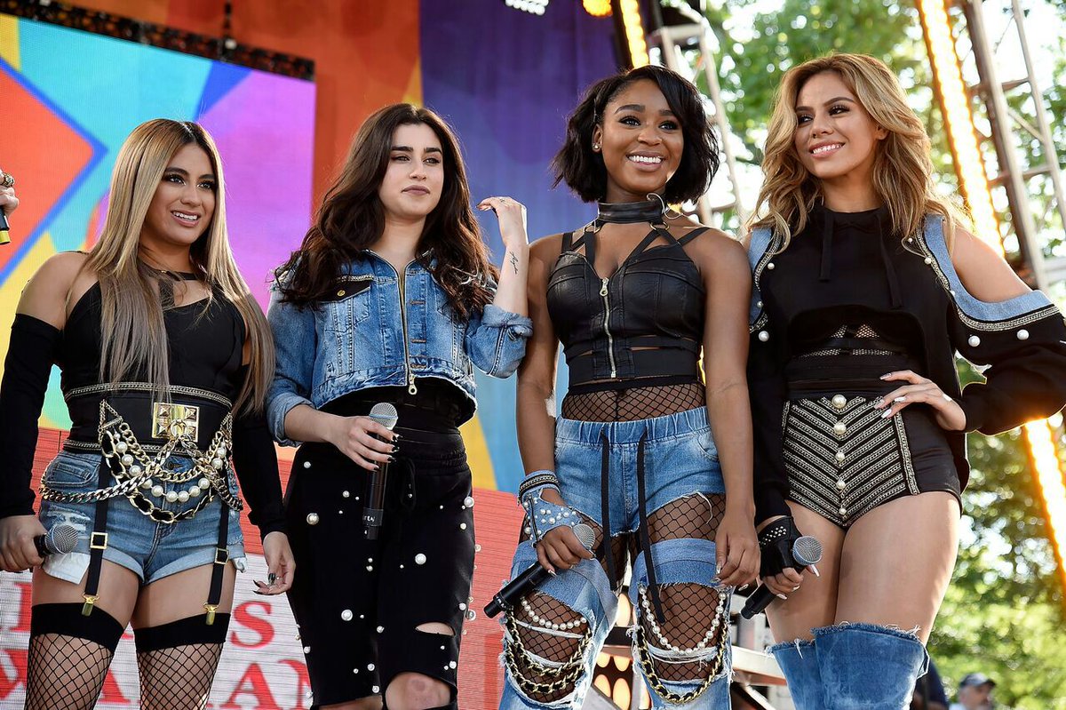 fiftwsquad's tweet photo. vocês estão ansiosos com o 'Fifth Harmony'? se sim, comente com a tag o que você espera dessa nova era. #MTVHottest Fifth Harmony https://t.co/KkxlLxfDbl