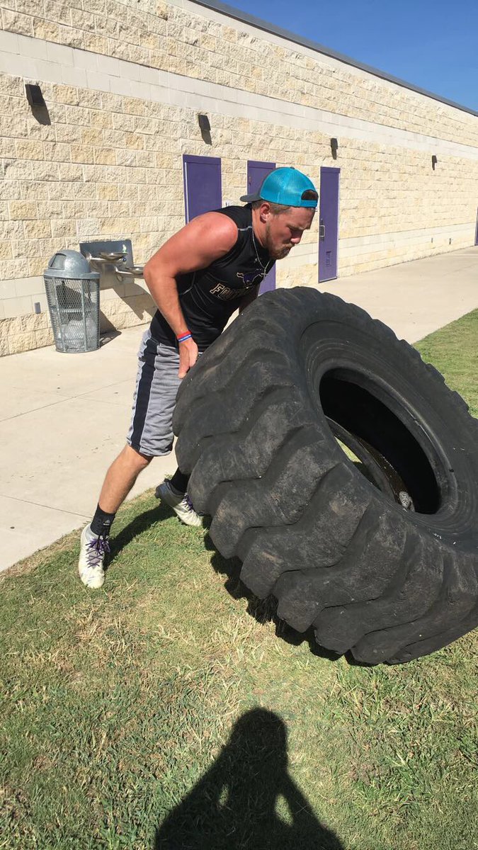 cooper_wilson33's tweet photo. Extra extra #grind @brocklinder6 https://t.co/4SnFNdGZKz
