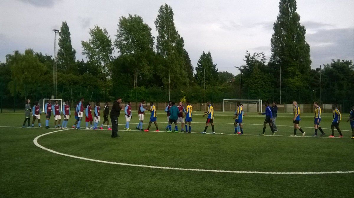 BensonCommunity's tweet photo. to finish a Saturday
Benson Smethwick 4 . Broadway Aston 1 #communitymatch https://t.co/OcfLH2WgT3