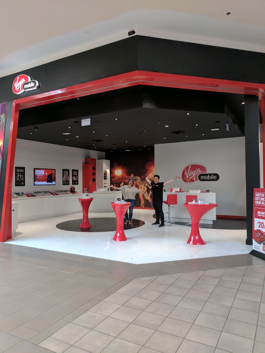 tkat520's tweet photo. @SY_Roadtrip @sahiba_89 the new store at Willowbrook is now open!! Congratulations Sahiba and team! Good luck this opening weekend! https://t.co/WxlrmCgLoH