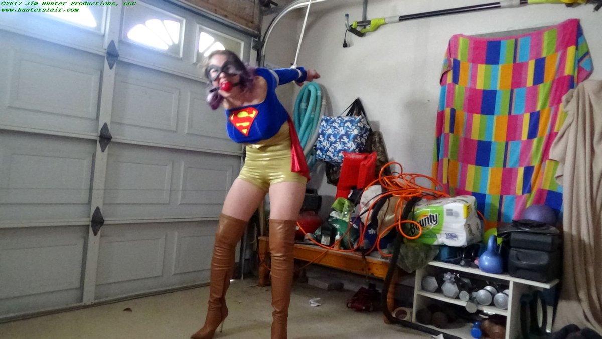 jimhunterslair's tweet photo. @MissGiaLove photo/video update https://t.co/IHVdzmAFuV #bondage #superheroine #cosplay #DamselinDistress #overthekneeboots #strappado https://t.co/quVdP8sCcu