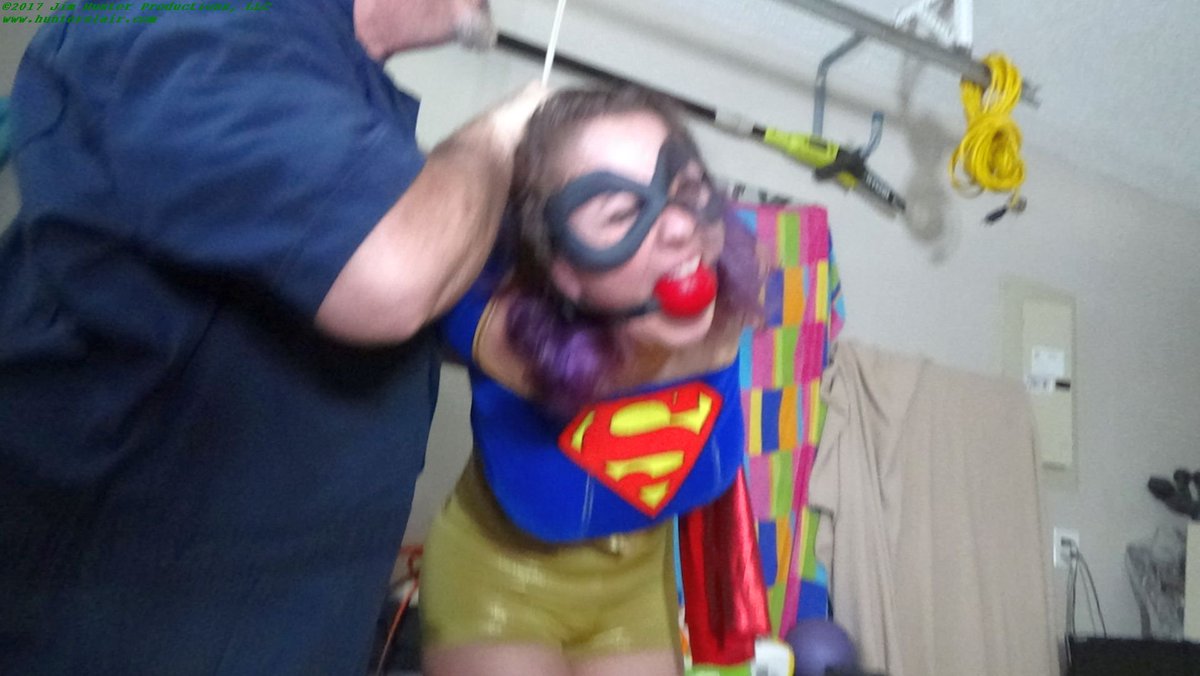 jimhunterslair's tweet photo. @MissGiaLove photo/video update https://t.co/IHVdzmAFuV #bondage #superheroine #cosplay #DamselinDistress #overthekneeboots #strappado https://t.co/quVdP8sCcu