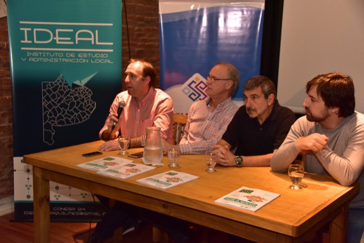 IdealQuilmes's tweet photo. IDEAL PARTICIPÓ EN LA PRESENTACIÓN DE LA REVISTA SOBERANÍA SANITARIA - https://t.co/ZxUcTvQJcv https://t.co/7TKrxXgoLb
