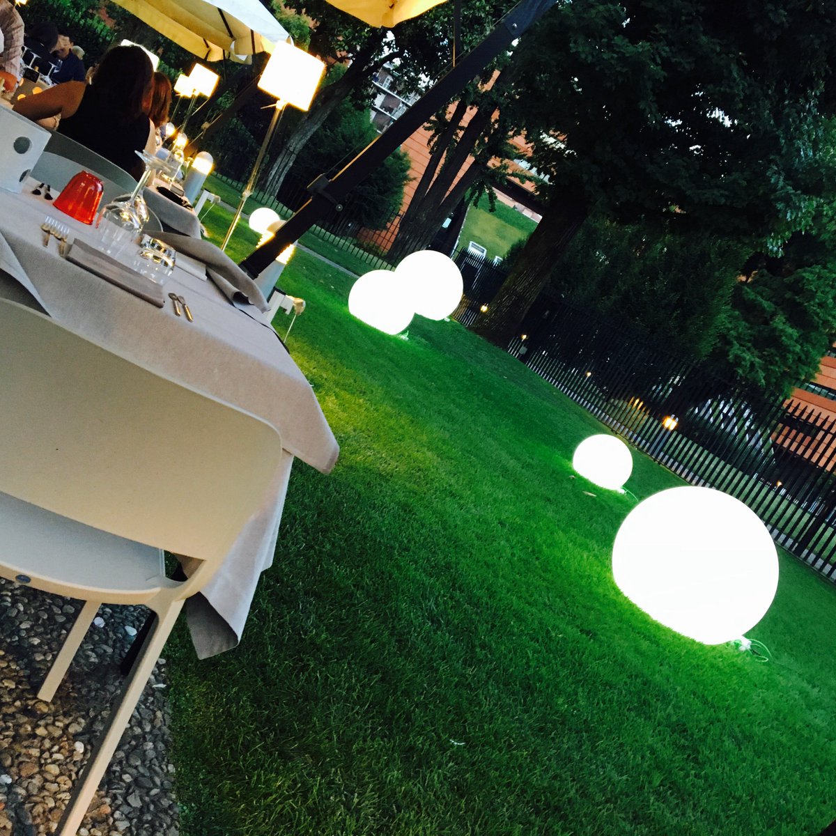 angelion61's tweet photo. (Day 210)
Summer night at @VillaCampari: between lights and flavors 🔮#FelizSabado https://t.co/d0CZUkYPys