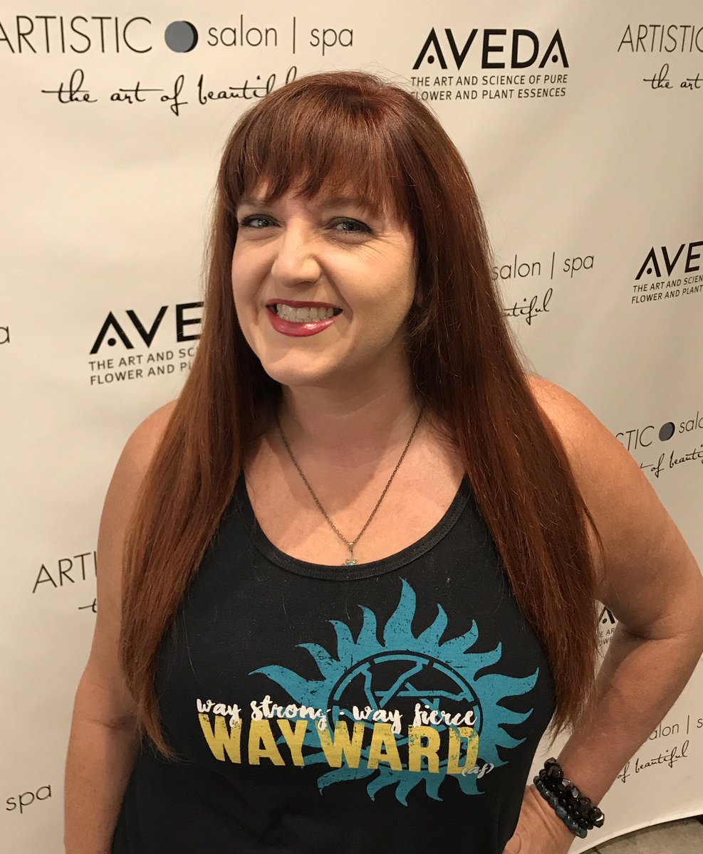 lesleyjperry's tweet image. @kimrhodes4real @OfficialBrianaB @WaywardDaughtrs almost didn't wear this. felt 2 small. decided screw it #WaywardAF #waystrong #wayfierce