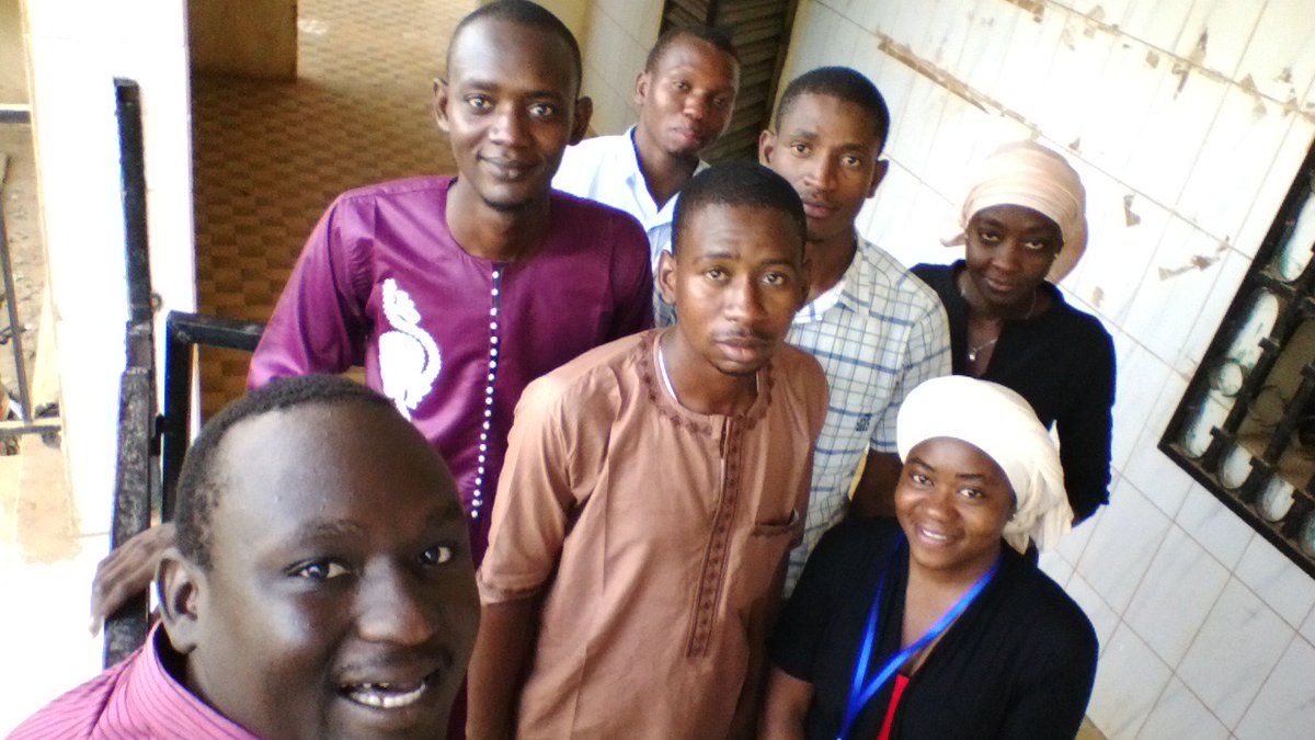 TamboAlhoussein's tweet photo. Pitch, des entrepreneurs pour la foire #YAWWA
#Startuphuddle
#Accentrepreneur
@grema_assalama
@yaziada https://t.co/I0KjBtCrAp