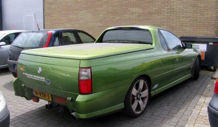 Weet jij van welk merk deze auto is? Bonuspunten als je ook weet te vertellen uit welk land deze auto komt. #quizvraag