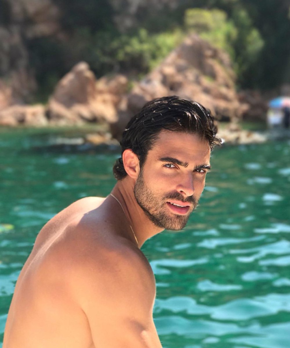IanBCassano's tweet photo. Who posed better? 🤔💦 https://t.co/5DDVhlCV7c