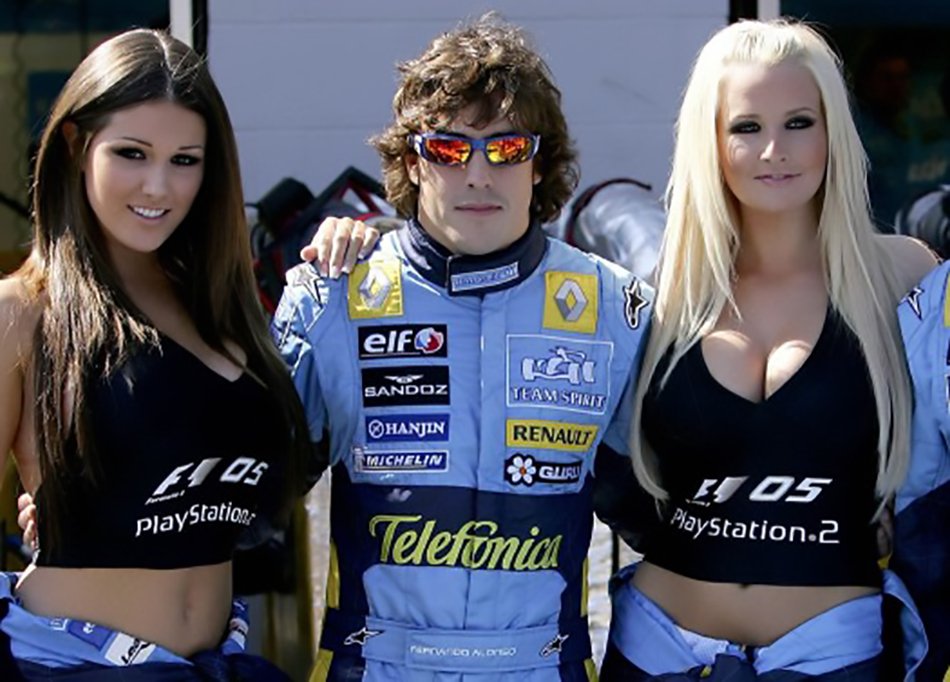 HAPPY BIRTHDAY to Fernando Alonso who celebrates his 36th today. Feliz Cumpleaños
 
