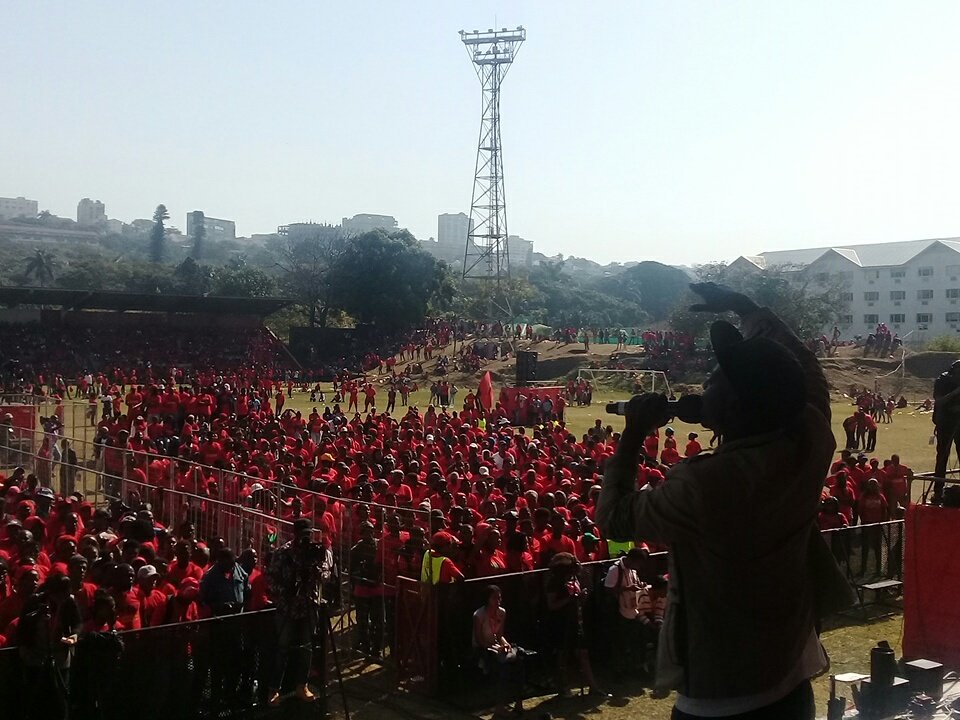 BennyLoCurious's tweet photo. Hahaha @TheSureTeez @steel_m2dL @steel_m2dL lol look at God! @EFFSouthAfrica Thank you and God Bless🔥🤣😍🤑😎 https://t.co/9SbNHoKDC8