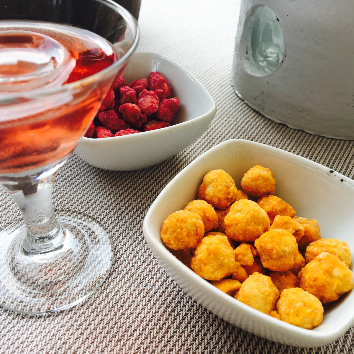 crisshex88's tweet photo. (Day 210)
Class aperitifs at @VillaCampari 🍸 #FelizSabado https://t.co/n9pOKMqyCF