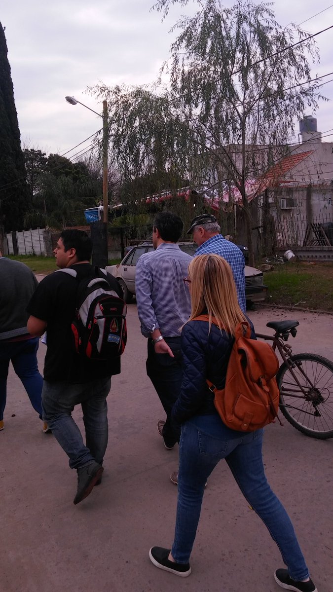 jarroyosi's tweet photo. Empezando el #Timbreo en #VillaZapiola #Moreno #CambiandoJuntos. Porque estamos donde tenemos que estar junto al vecino!!! https://t.co/K1KaFoS1qv
