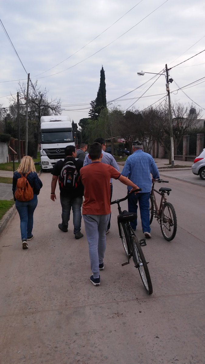jarroyosi's tweet photo. Empezando el #Timbreo en #VillaZapiola #Moreno #CambiandoJuntos. Porque estamos donde tenemos que estar junto al vecino!!! https://t.co/K1KaFoS1qv