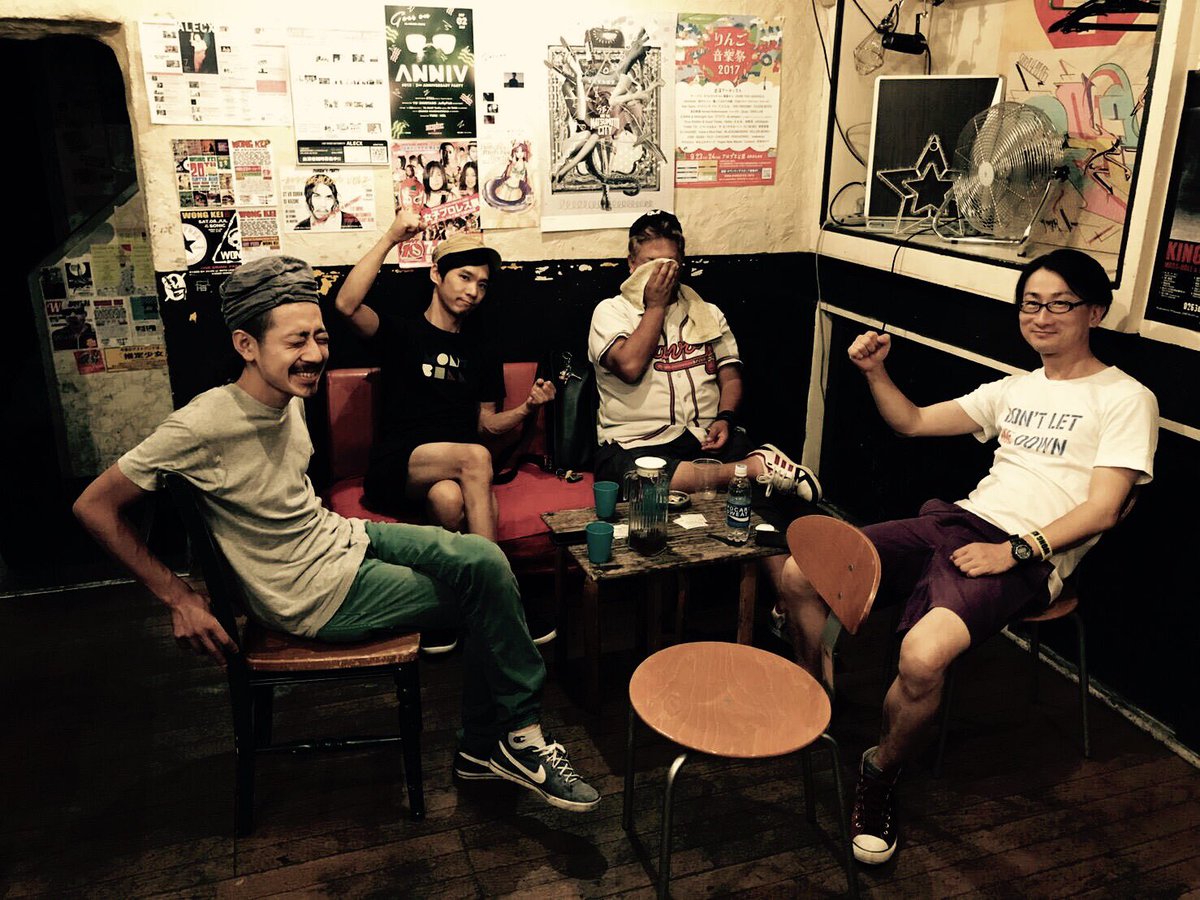 BeagleMae's tweet photo. ８月１２日、ワンキー２０周年記念パーリーでギター弾かせてもらいます。いろんなバンドマンが参加する予定ですので、これは楽しみです。８月１２日はＳＯＮＩＣでワンキー２０周年をお祝いしましょう。よろしくお願いします。 https://t.co/7IsMkChJ2E