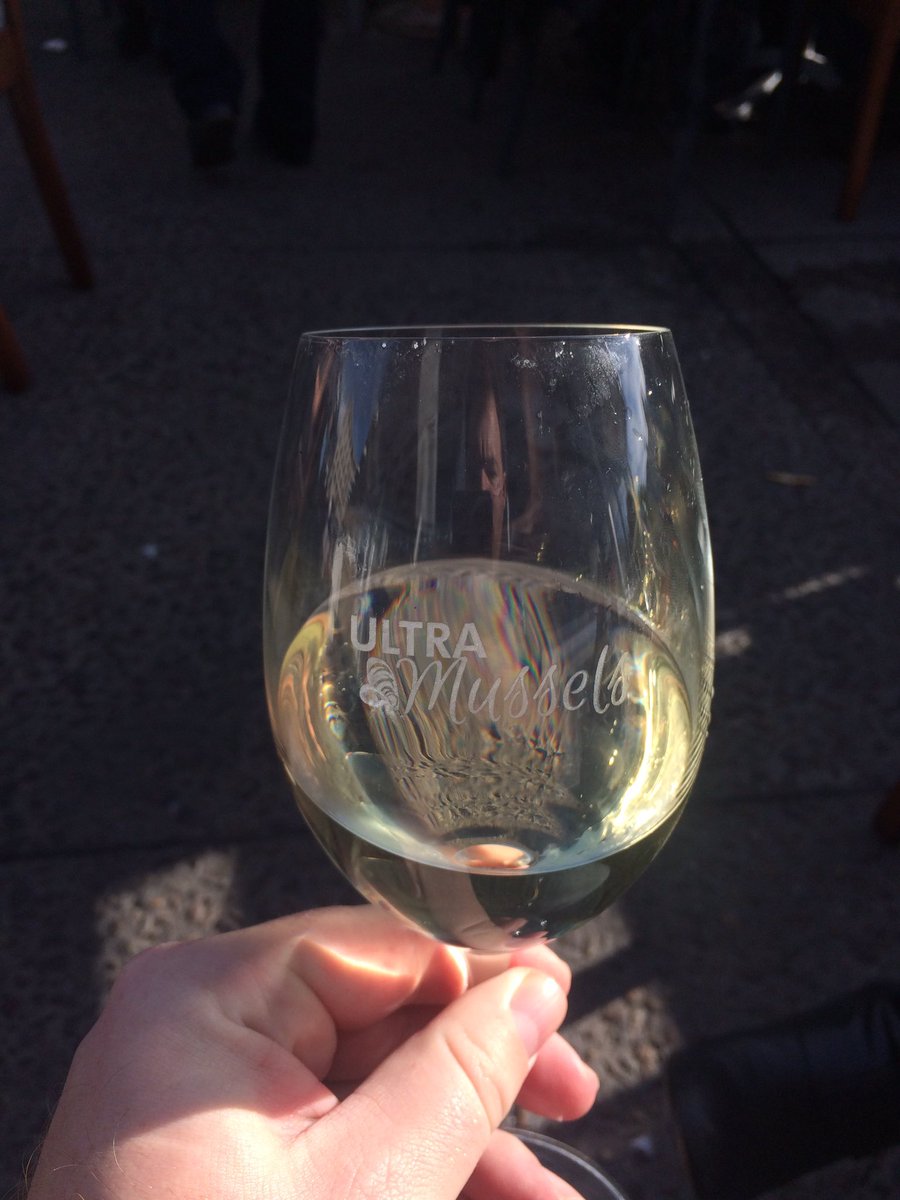 DeanHorwitz's tweet photo. Cheers to winter afternoons that feel like summer! @den_anker @ultraliquors #UltraMussels festival! Enjoying a glass of @DelaireGraff! https://t.co/awwP87bnRq