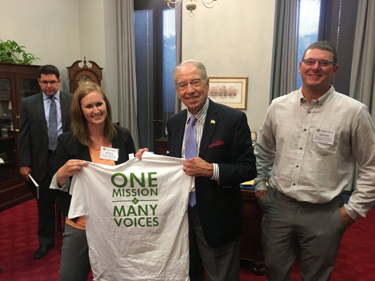 bthompson0706's tweet photo. Thank you @ChuckGrassley for meeting with @FCSAmerica and the both of us to discuss #FarmBill #FarmCredit &amp; ag in Iowa! https://t.co/eyvOeRN2HO