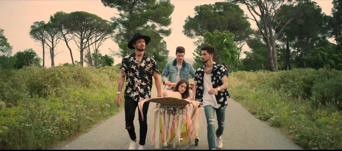 ArcadianOff's tweet photo. 1 Million de vue sur le clip de "Ton Combat" !! 💥💥💥
Merci à tous les amis ! 💙💙💙 https://t.co/2AKoS3csMh