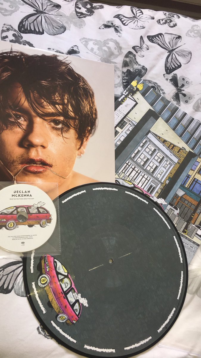 emilyyskinnerr's tweet photo. So this is what cloud 9 looks like. Big shout out to Andrew in HMV for the find๐๐ฝ@DeclanMcKenna #WDYTATC https://t.co/RK7dO9IDP9