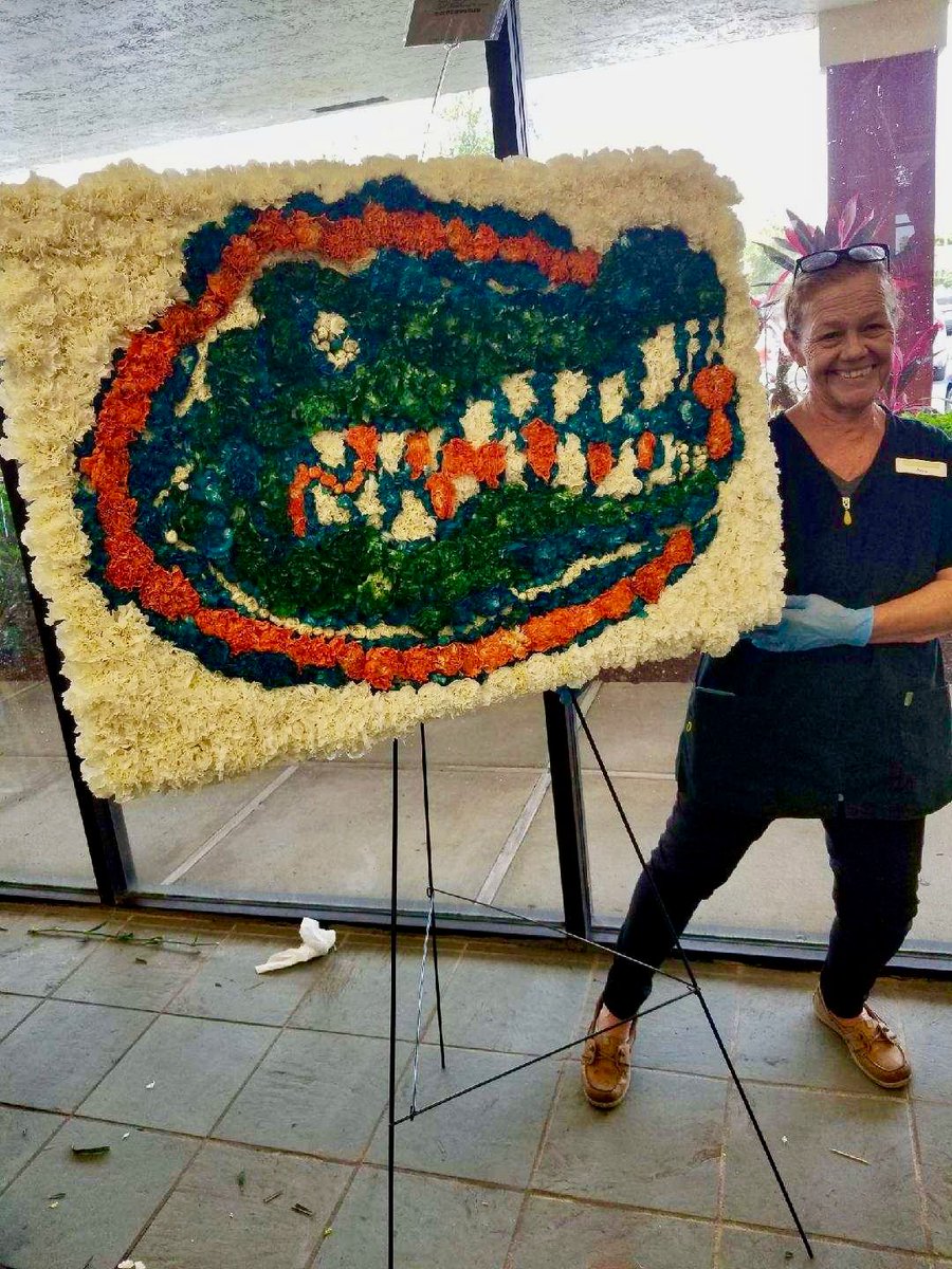 Field_OfFlowers's tweet photo. Go Gators... Go Designers! You did a great job! #gogators #winning https://t.co/z9qAgtObTe