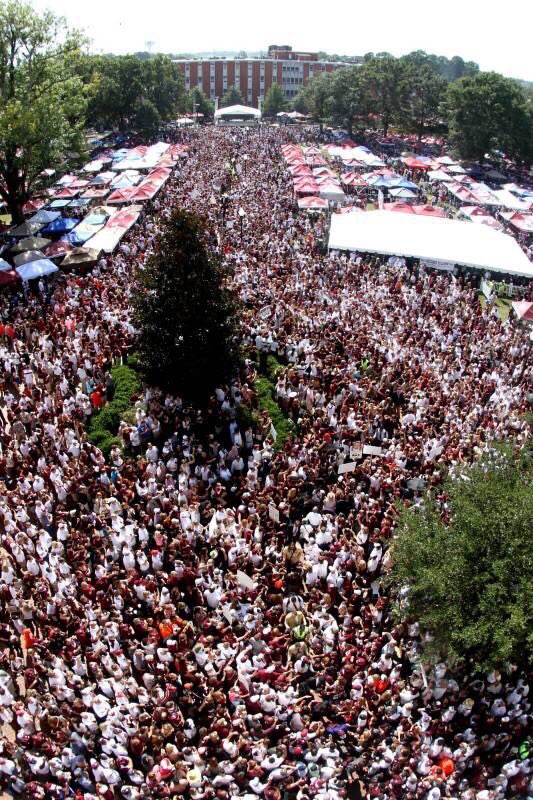 Noah_Mashburn's tweet photo. Only 5 more Saturdays until Davis Wade is rocking again https://t.co/YLTOYVeT09