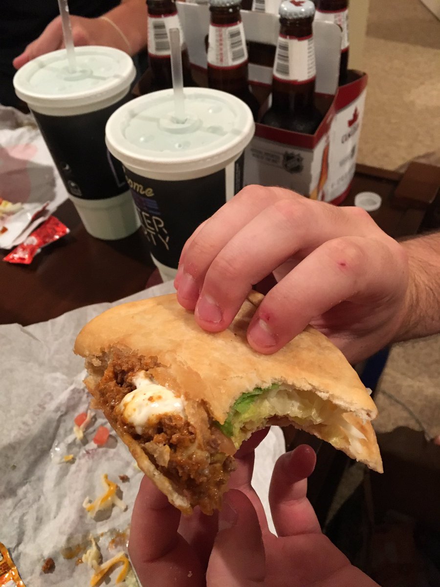 BlakeBuckner99's tweet photo. @MarioFuscoo @TacoBellTeam @TacoBellTeam here we go again with the Hall and Romeo Plank location.... @RyanMolner7 #NotASystem https://t.co/t617u4XzvP