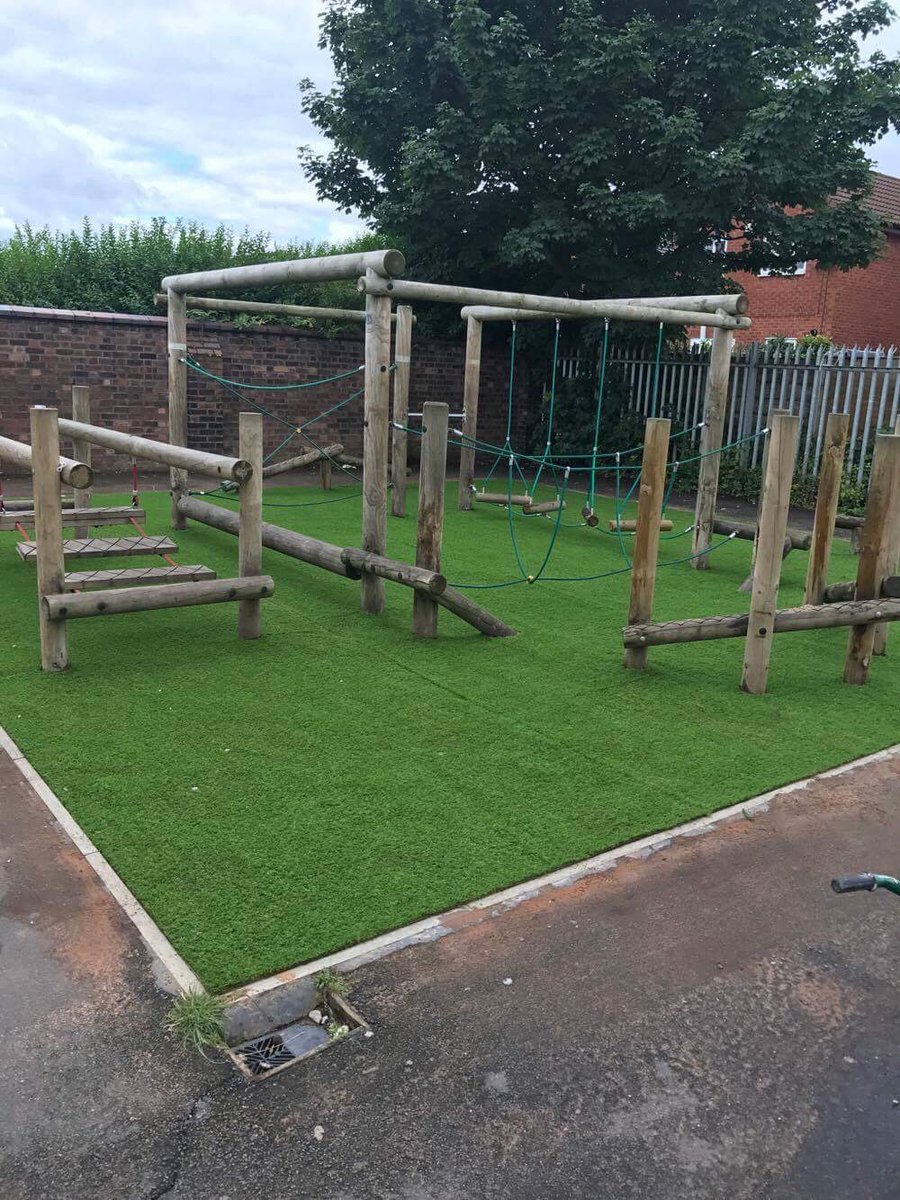 turf_artificial's tweet image. New look school play area simply adds a fresh feel #wirral #artificialgrass @Huws_Gray