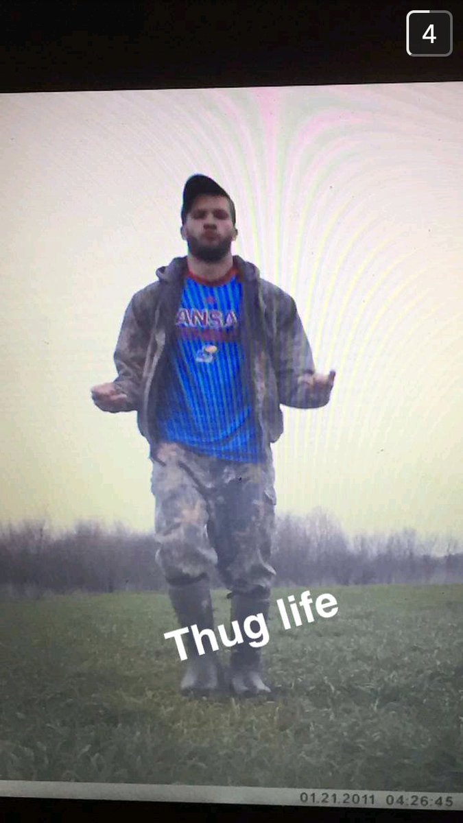 KateCombs08's tweet photo. Even thugs gotta celebrate birthdays, happy birthday to my favorite one. https://t.co/qOfhao2I9e