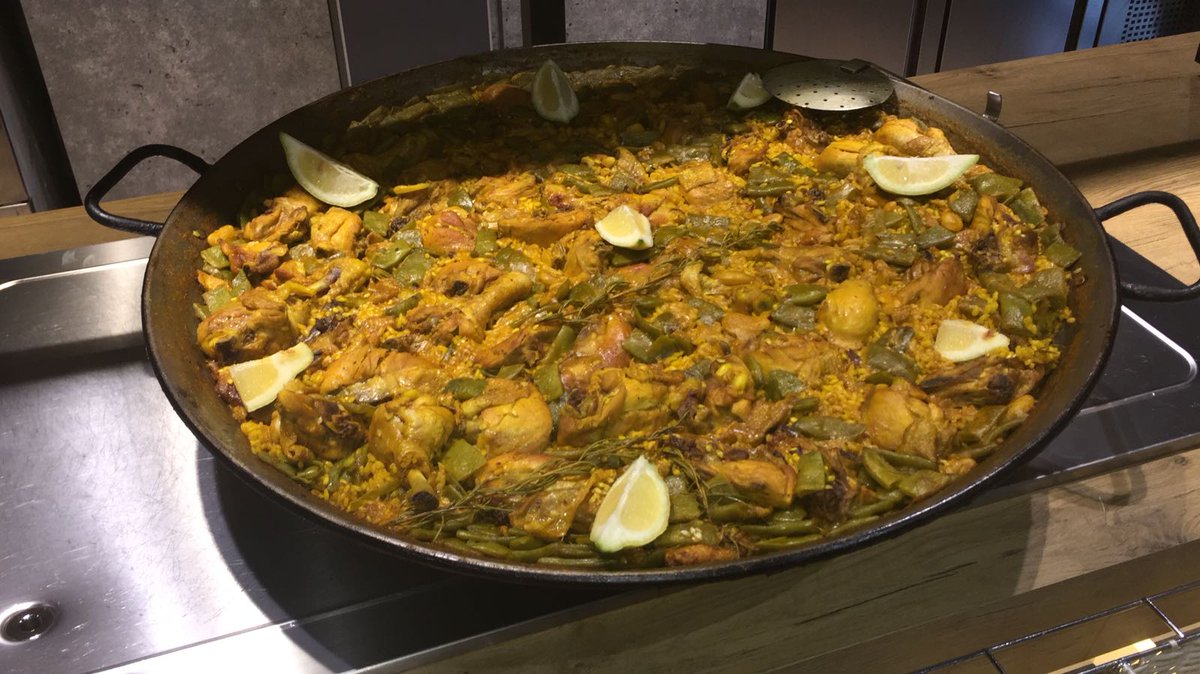 Ayer tocó paella de carne y hoy de verduritas. Por menos de 10 euros ya puedes difrutar de tu plato casero + bebida en IBB Alcàsser
