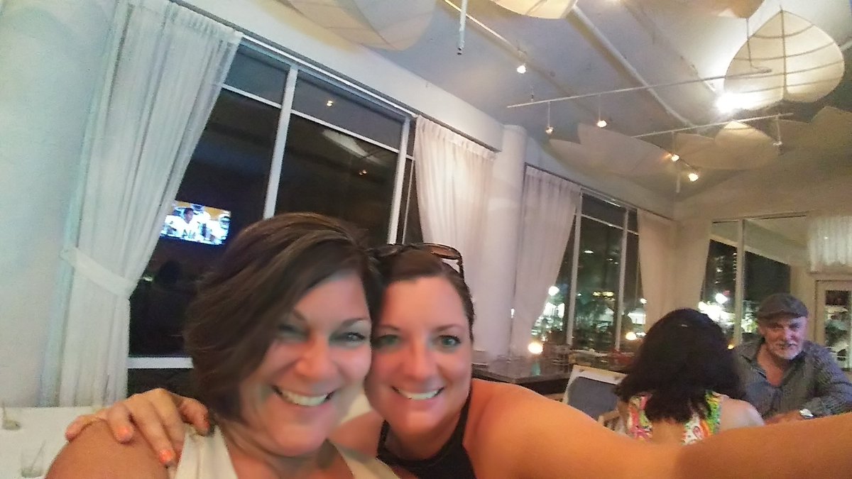 AScottHostetter's tweet photo. Had an amazing girls trip to Clearwater Sand Key! Very relaxed. 🌞🌊 https://t.co/Tqaq9XK6A2