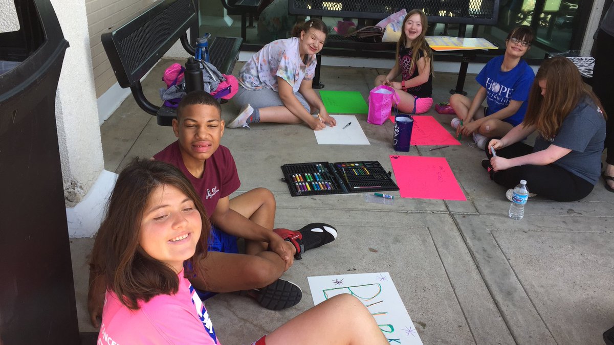 Sparkles_BHS's tweet photo. Busy morning at @OPS_Burke with cheer practice and making signs for the garage sale on Saturday August 5th! See you there! #Sparkles https://t.co/I1Ts0byxGR