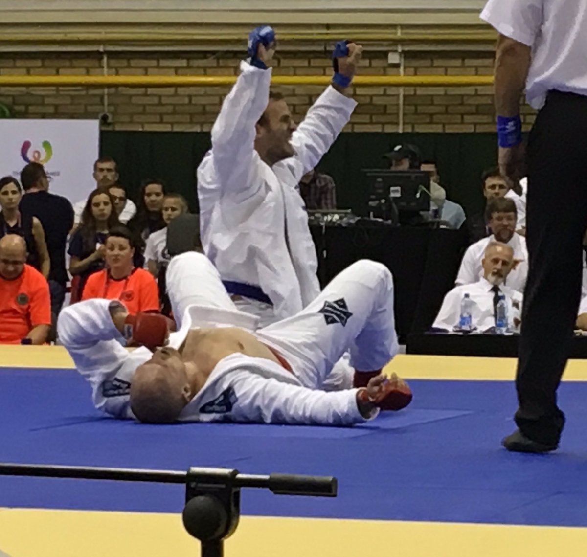 EquipeFRA's tweet photo. #TWG2017 Nouvelle médaille d'or pour le #jujitsu @TheWorldGames avec Alexandre Fromange en combat +94kg! #AllezLesBleus https://t.co/WuFmeknO7F