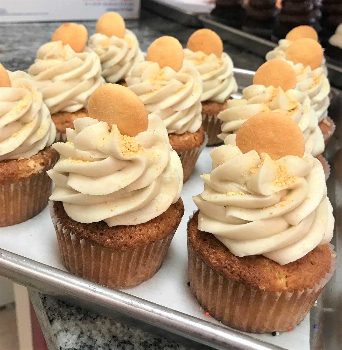freshcupcakes's tweet photo. Make Saturday Sweet with Banana Pudding! #SouthernGood https://t.co/SRZLWaBSij