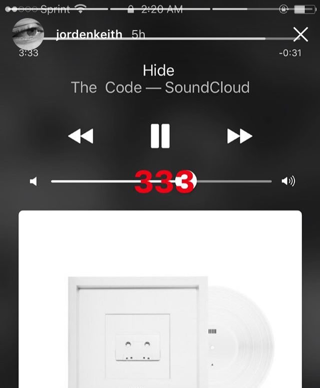5SOS_Daily's tweet photo. what's up with the 333 ?? Come on we need answers! https://t.co/PNBtkCu6j4