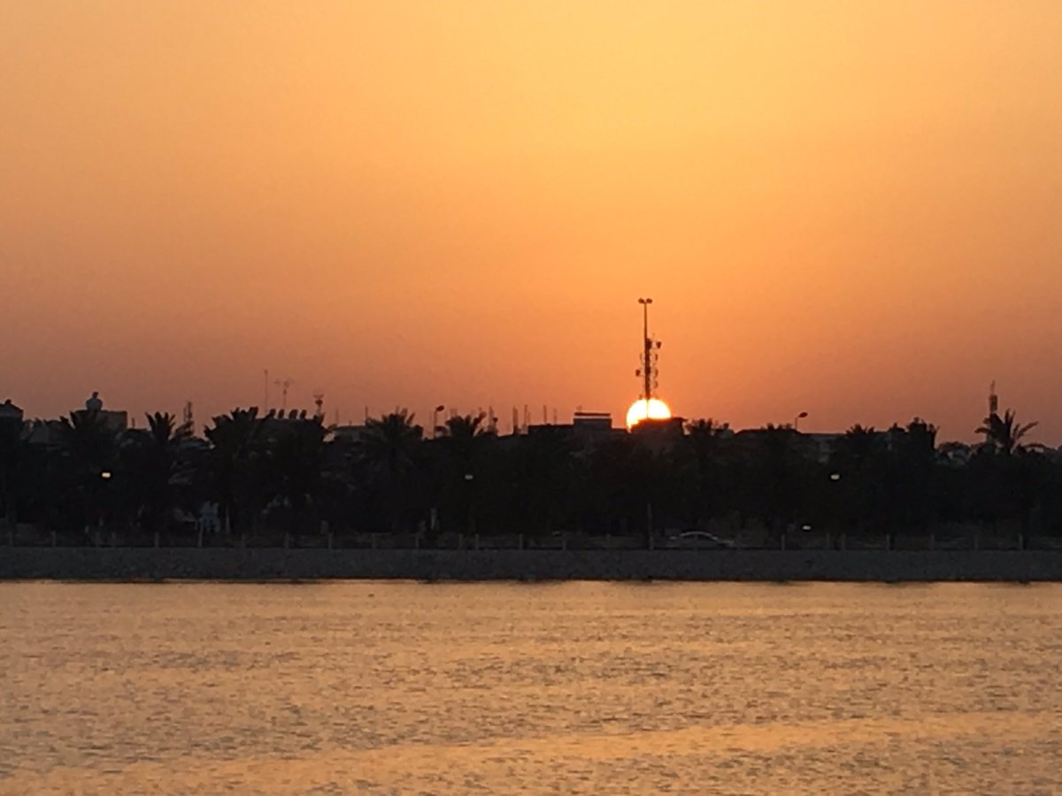 rehmantweetz's tweet image. How is the view? Captured by me #Sunset #Bahrain #SeefMuharraq