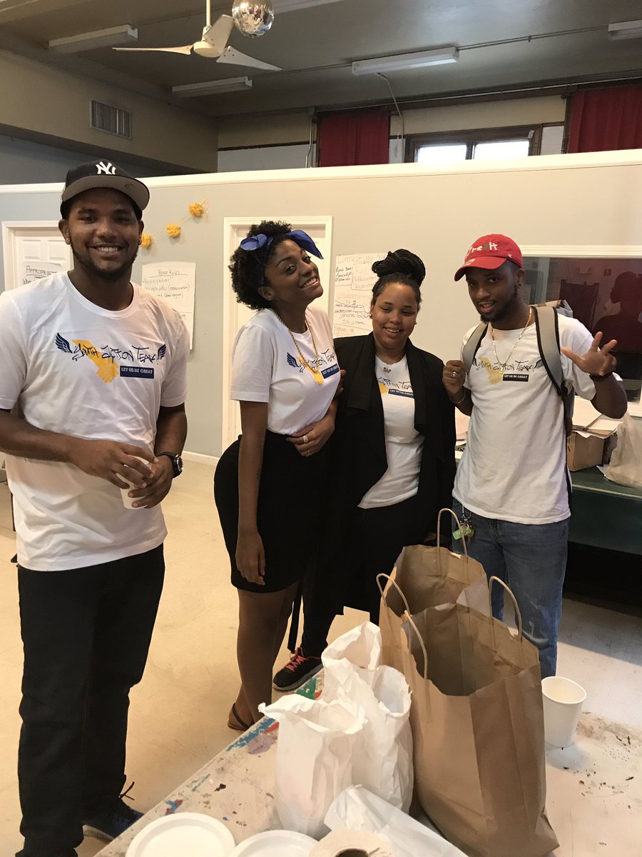 EMPLOYcollab's tweet photo. Founding Youth Action Team getting ready lead the YATs in training @YATpack2016 @EMPLOYcollab https://t.co/f4FmKnJGXO
