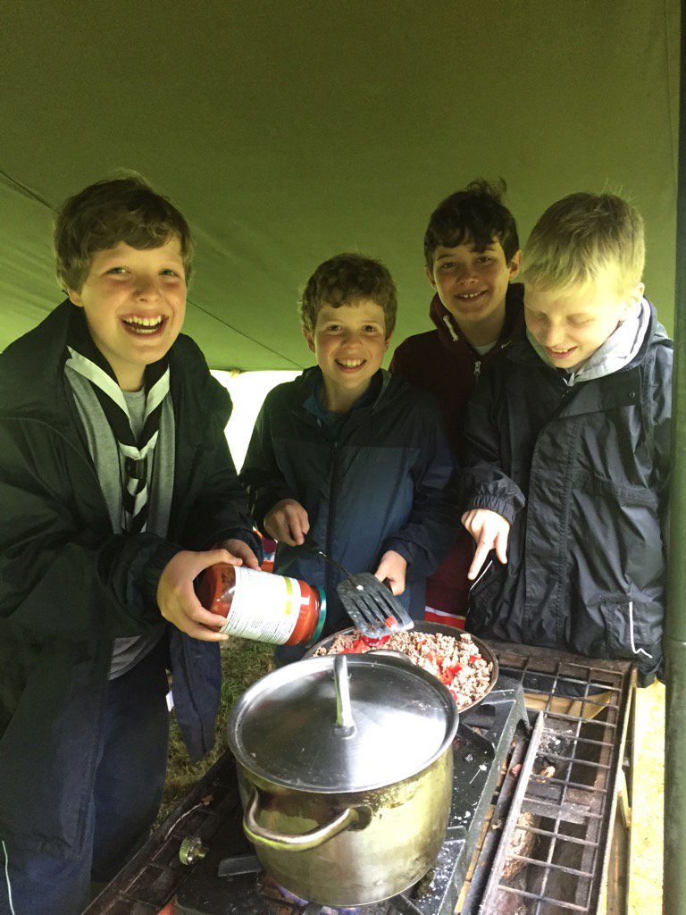 KinetonScouts's tweet photo. Cooking tea https://t.co/XcKf18YksR