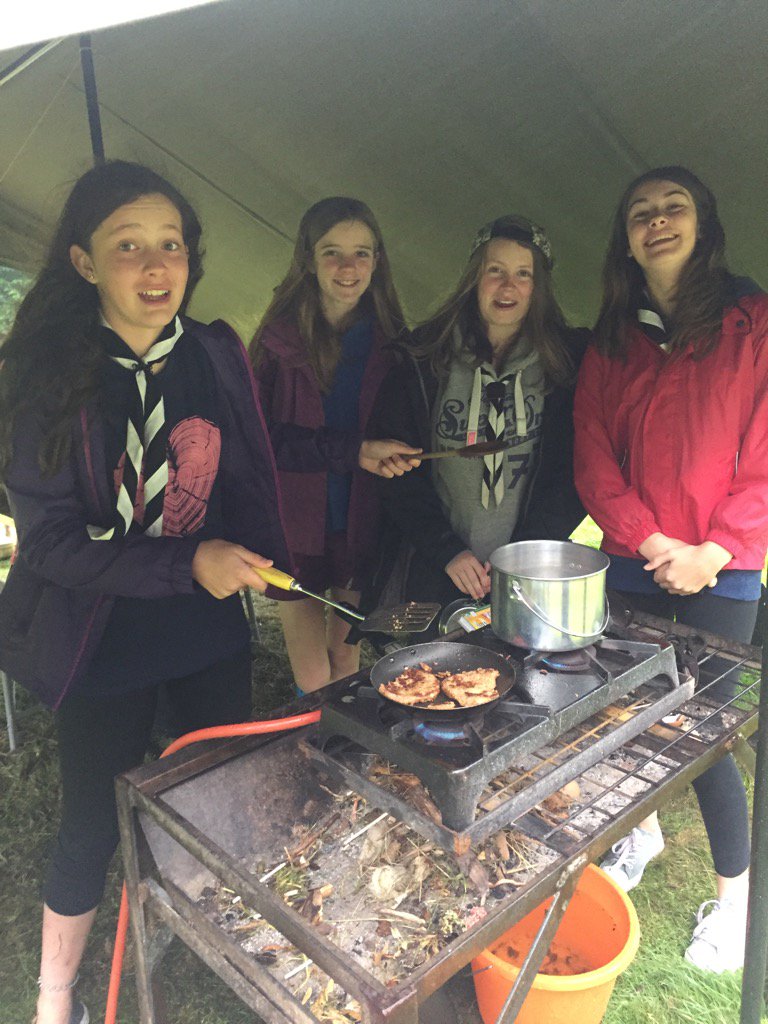 KinetonScouts's tweet photo. Girls patrol cooking tea https://t.co/KUuWyY2dcZ