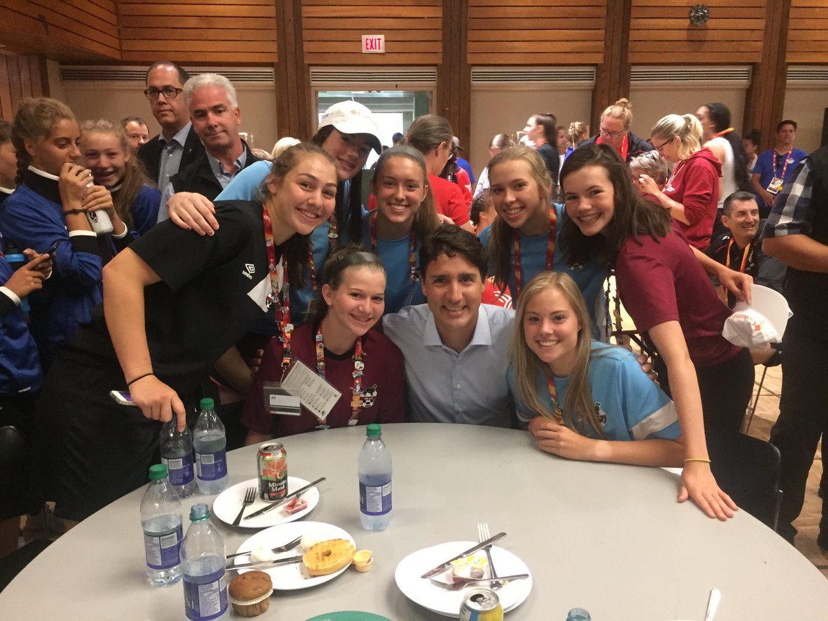 NL girls meeting a fan <a href="/teamnl/">TeamNL</a> #CGSoccer #dreamboat