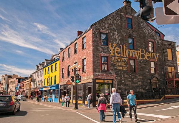 Brunch at the YellowBelly + a full day of live music on @GeorgeStLive? Sounds good to us! #GSF2017 is free & all ages today til 4pm.