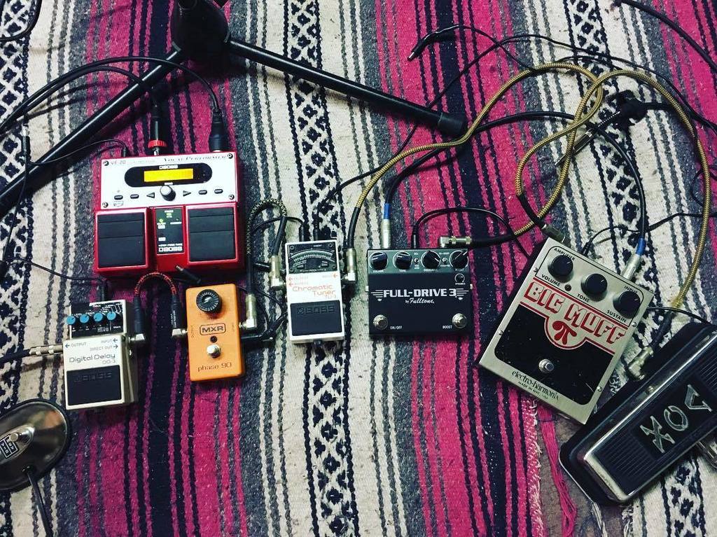 heybulldog's tweet photo. Getting the minimalist easyJet friendly #italia2017🇮🇹 #pedalboard together. #voxwah #bigmuff #fulldrive3 #mxrphase90 #bossdd3 #heybulldog #… https://t.co/qivRY1BGdA
