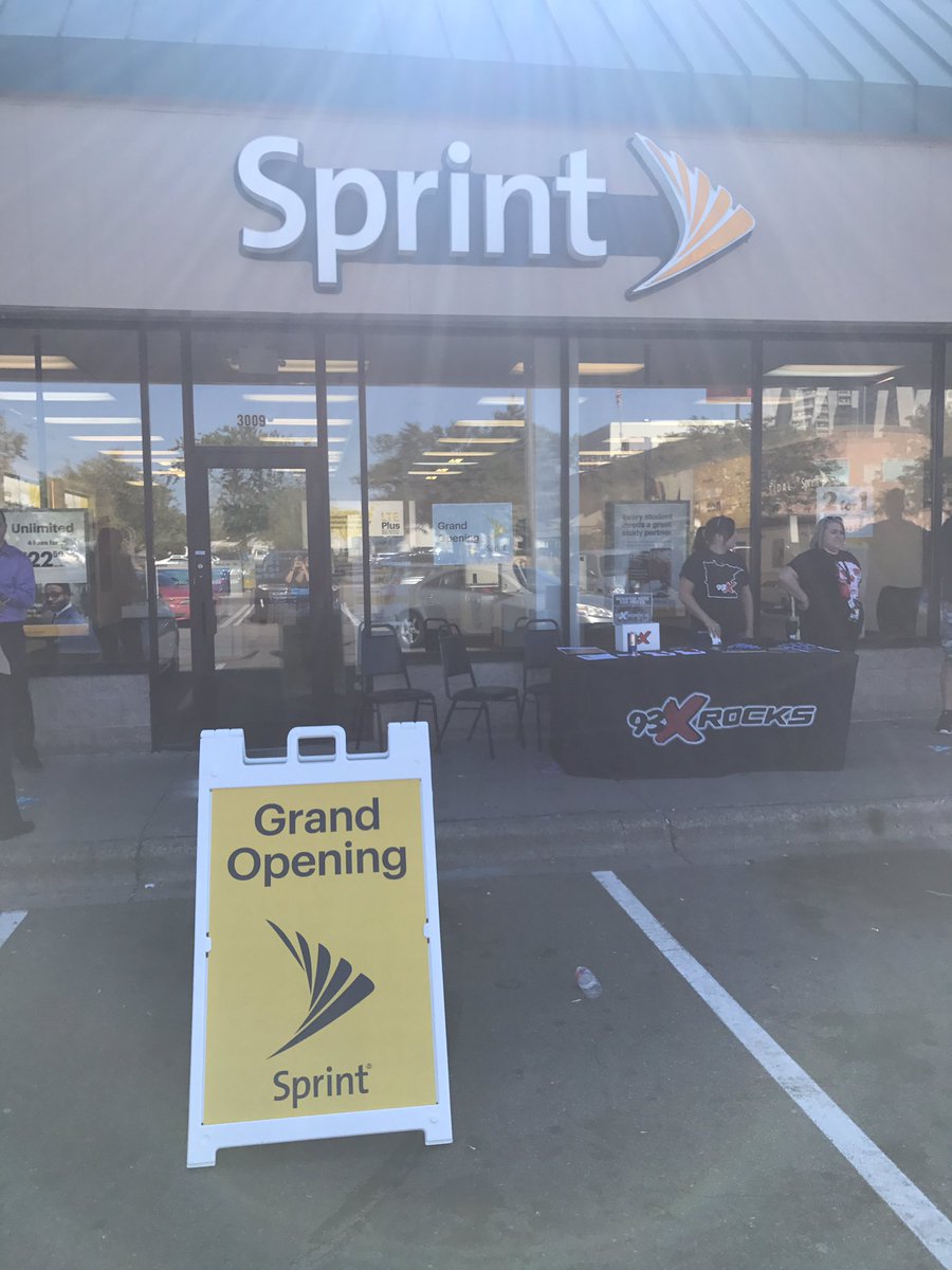 Come join us for our Grand Opening!!! @DCalzone77 <a href="/LangerSprint/">Luke Langer</a> <a href="/JGSprintWest/">JGSprintWest</a> #BITW