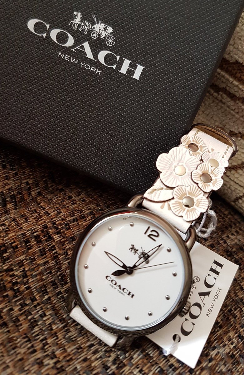 ODwyer_G's tweet photo. @ejonesjewellers Thank you so much for my stunning @Coach Watch! I love it 😍😗❤ #CoachWin https://t.co/qNJx0y2REQ