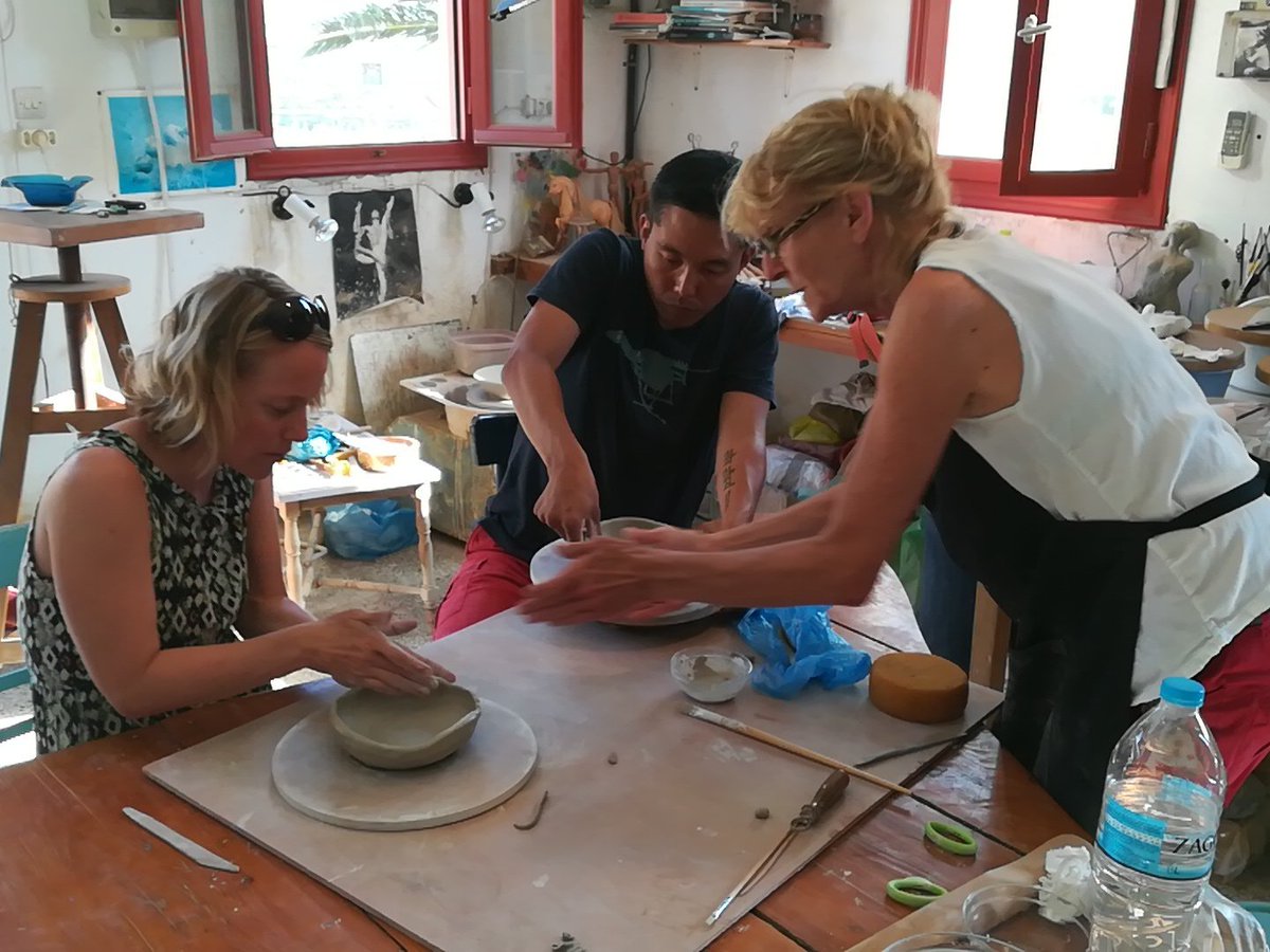 FindinGreece_'s tweet photo. #ceramic class #HappeningNow on #amorgos island! #fun #afternoon #summer #greekislands #culture #crafts #art https://t.co/jQ778zfJFT