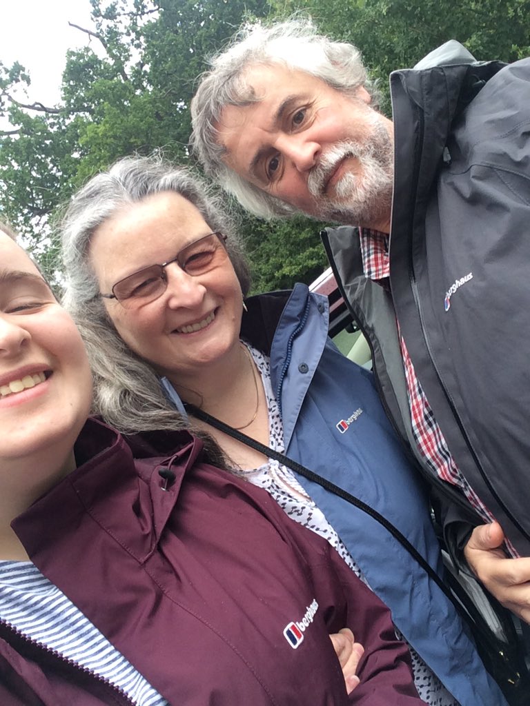 JessBill97's tweet photo. Hey @TheRealBerghaus let me know if you need us for a promo photo shoot or something! #UnintentionallyMatching #NotAnAd https://t.co/IB2bu4v6fU