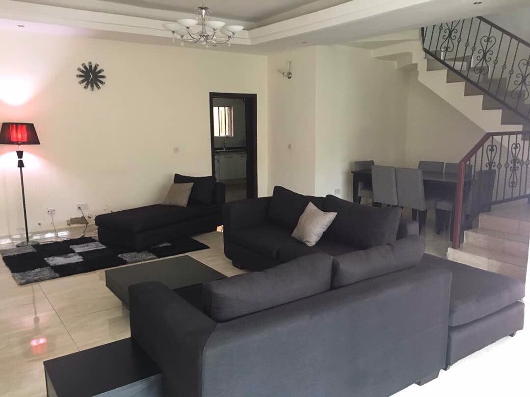 poshpropertiesx's tweet photo. Fully furnished and Serviced 4 bedroom terrace on Osapa road, opposite Victory Park Estate. -Call now-08036176437 https://t.co/AtA2X17QIy